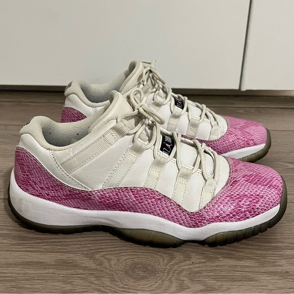 Jordan 11 Low Retro Pink Snakeskin 7y - Picture 3 of 11